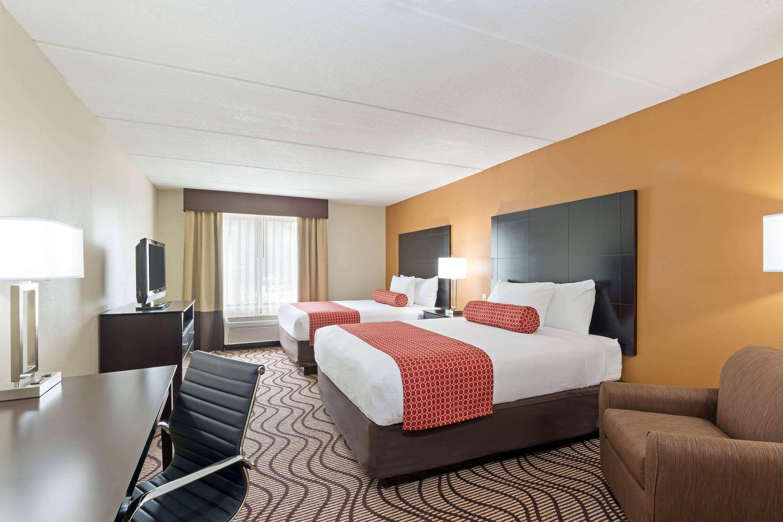 La Quinta By Wyndham Tampa North I-75 Hotel Exterior photo