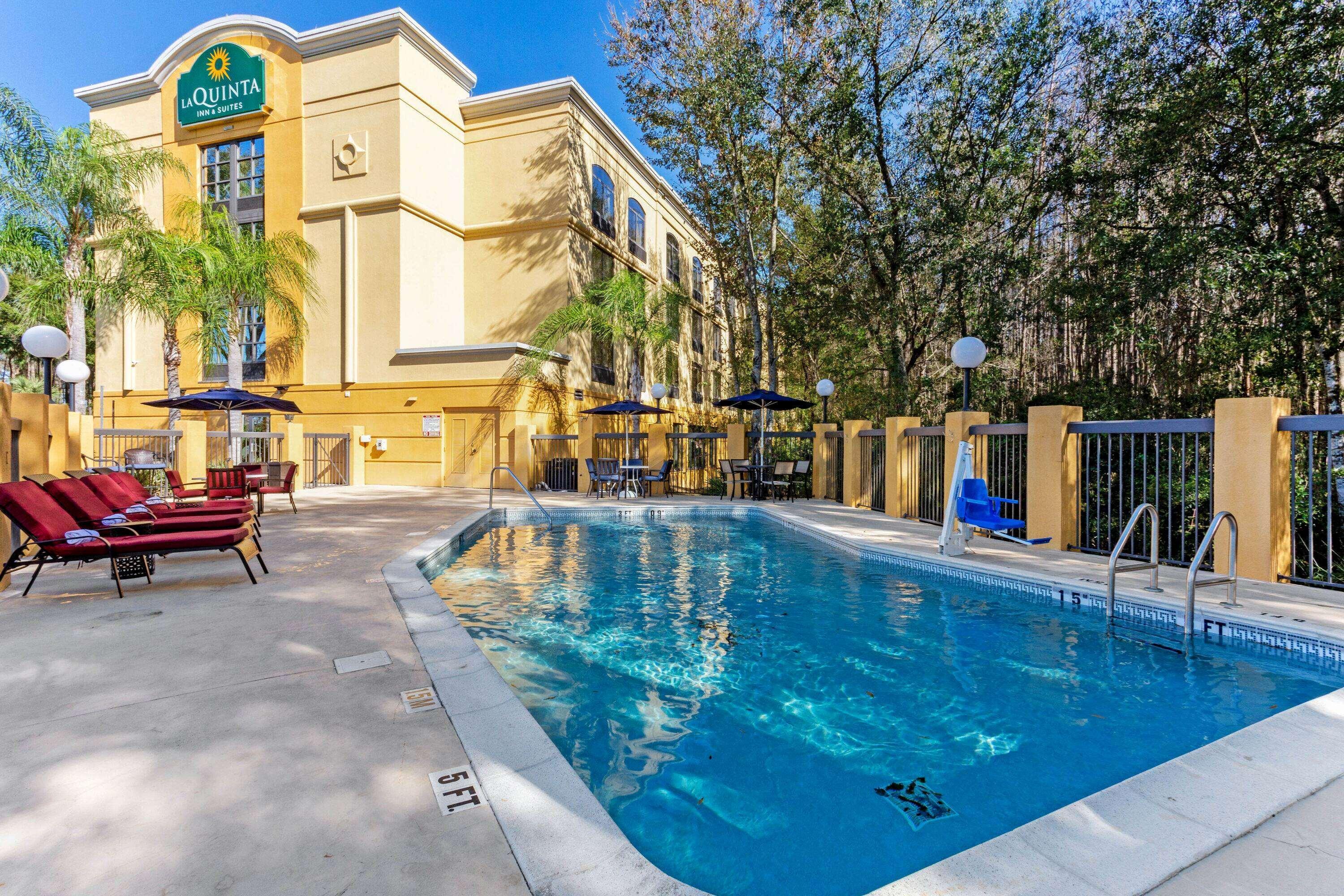 La Quinta By Wyndham Tampa North I-75 Hotel Exterior photo