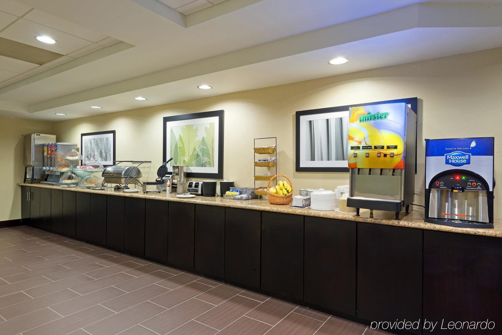 La Quinta By Wyndham Tampa North I-75 Hotel Exterior photo