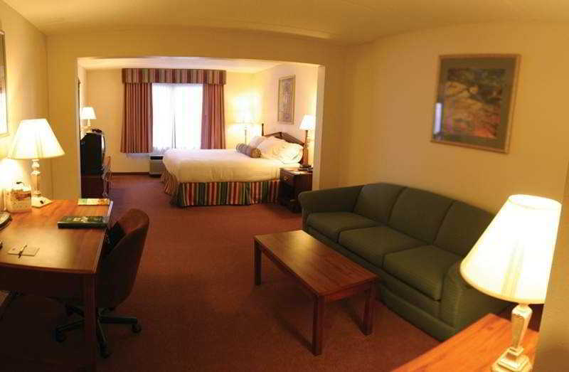 La Quinta By Wyndham Tampa North I-75 Hotel Room photo